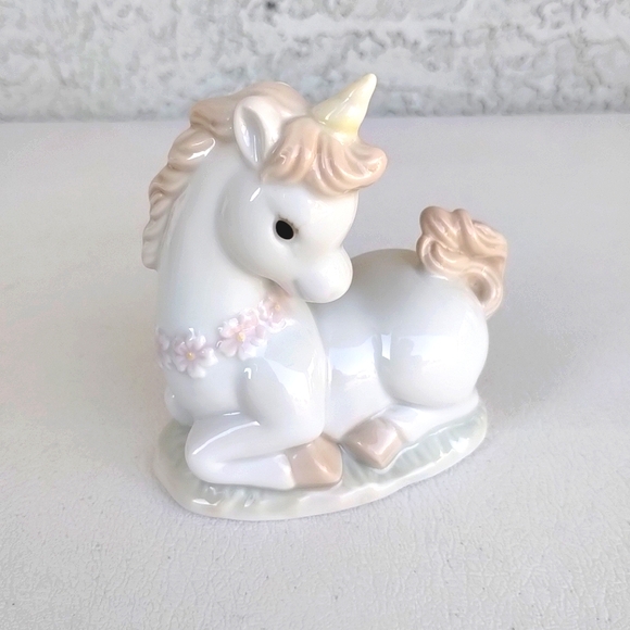 George Good Pastel Porcelain Baby Unicorn Figurine Doe Eyes Vintage Taiwan - Picture 12 of 14